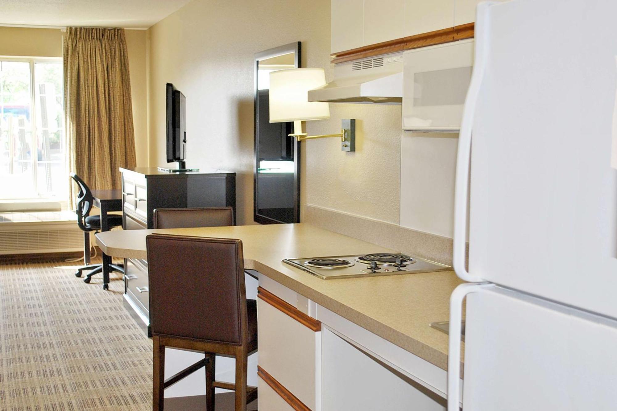 Beachwood Extended Hotel 2*